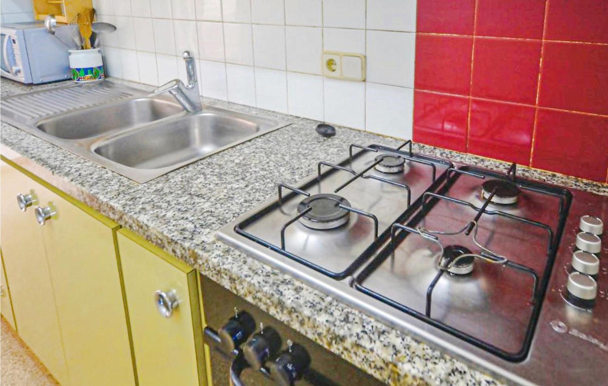 Awesome Apartment In Santa Susanna With Kitchen Buitenkant foto