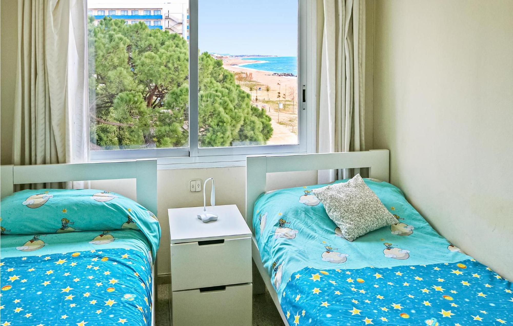Awesome Apartment In Santa Susanna With Kitchen Buitenkant foto