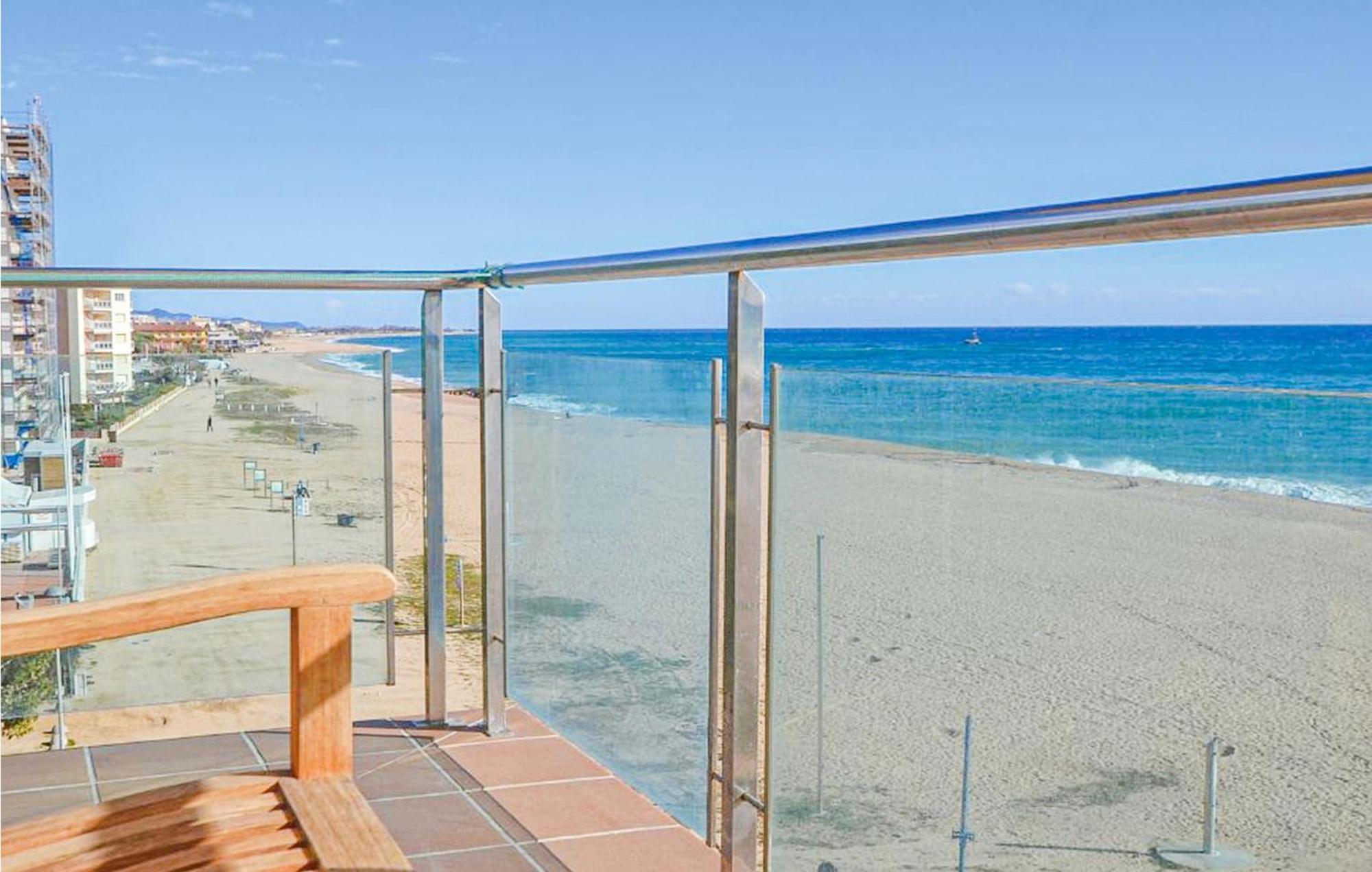 Awesome Apartment In Santa Susanna With Kitchen Buitenkant foto